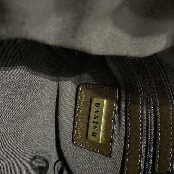 Danier Leather Hobo - Picture 9 of 9